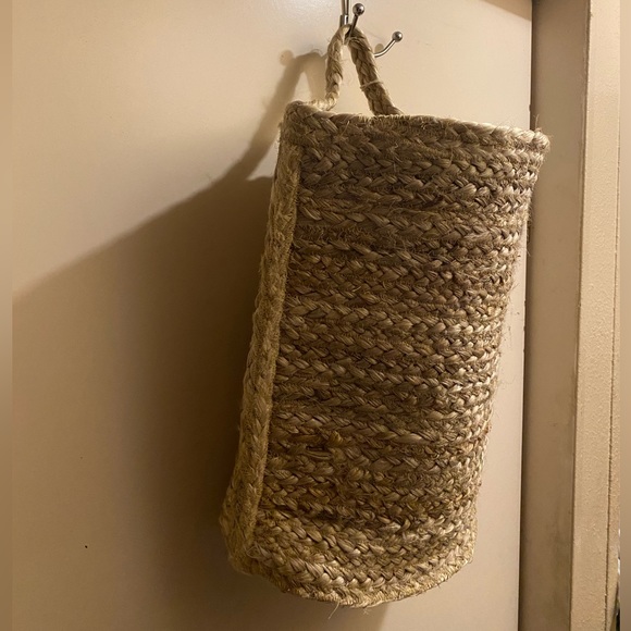 Summer & Rose hanging baskets - Picture 3 of 7